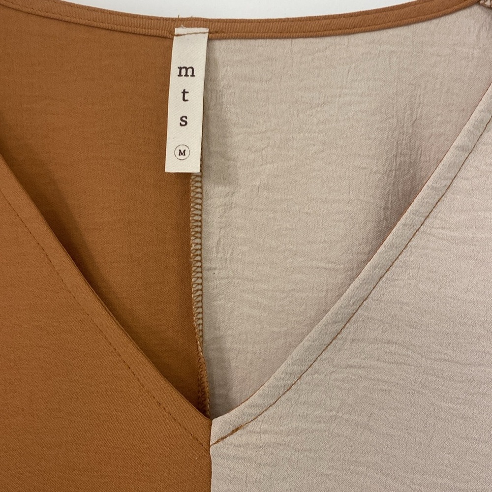 Color block top - Picture 3 of 3